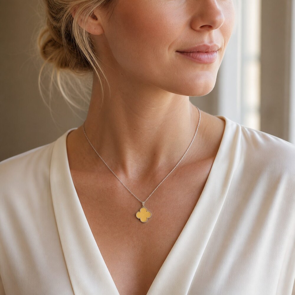 Van Cleef & Arpels Elegant Signature Necklace Style 1 | New with Box - Picture 8 of 9